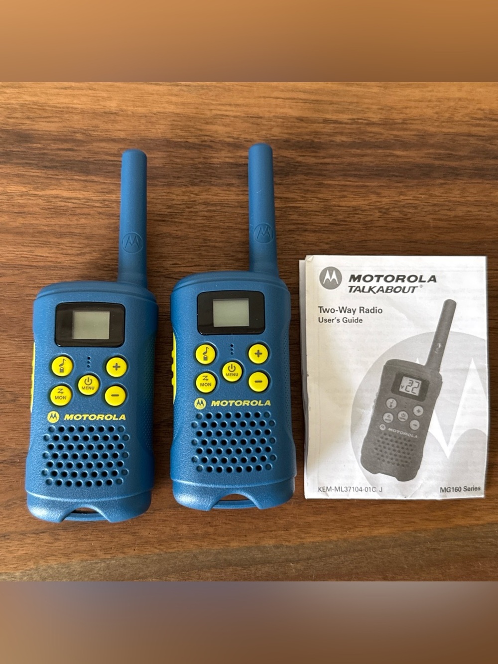 2x Motorola Talkabout 2-Way Walkie Talkie Radio MG160A WORKS Battery operated